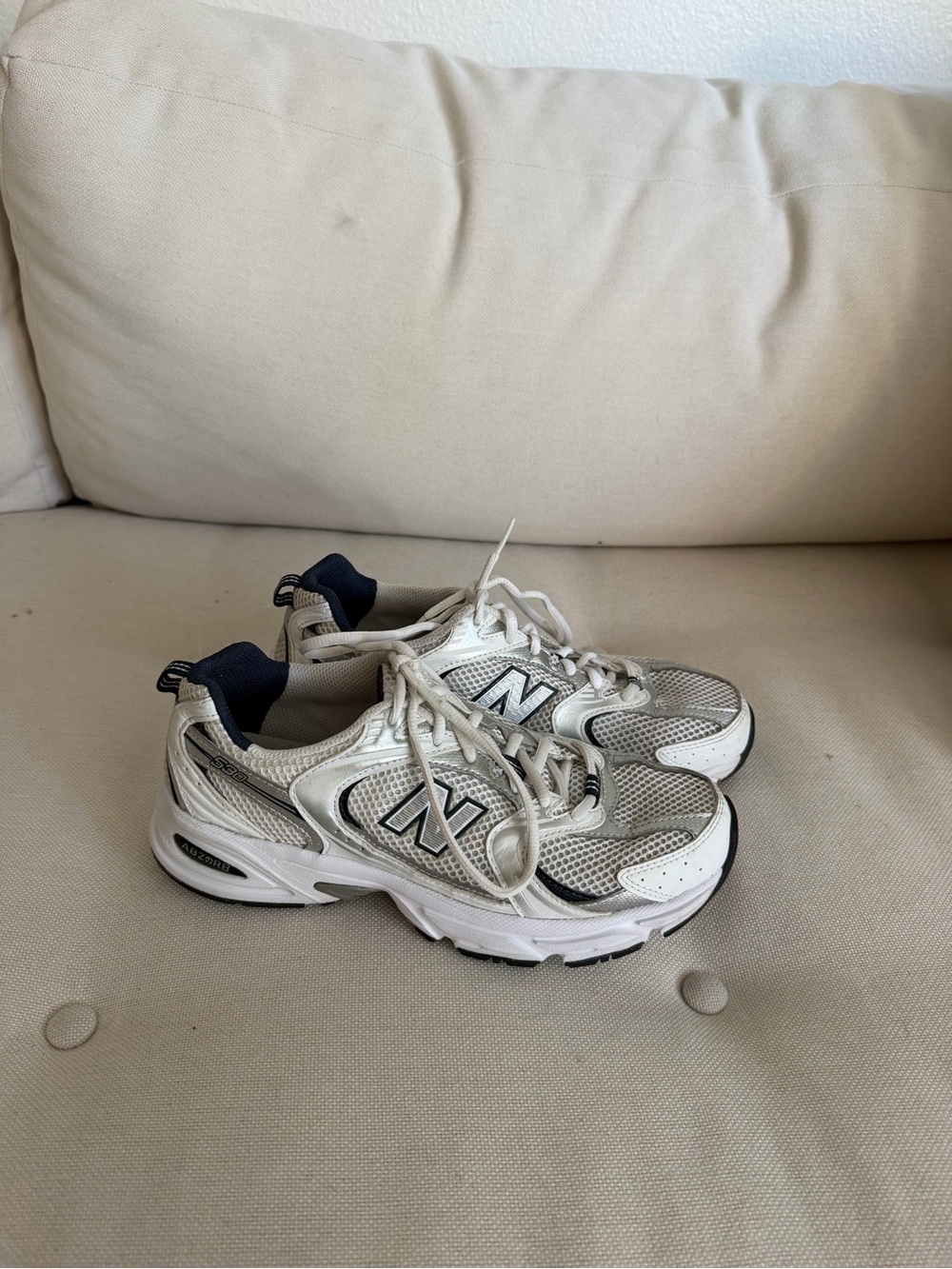 New Balance 530 White Silver Navy Sneakers Women’s 7.5 / Men’s 6